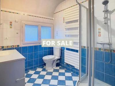 Town House with Neat Garden