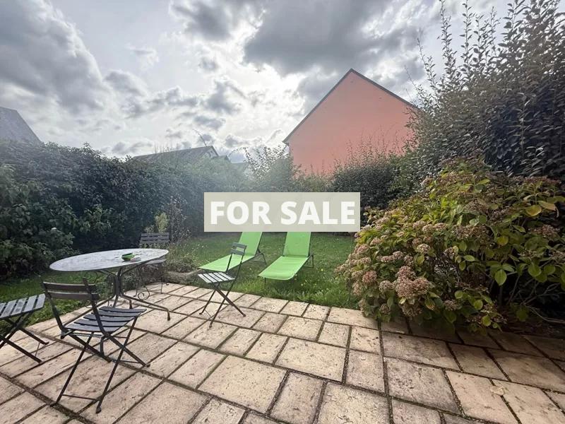 Traditional House with Garden