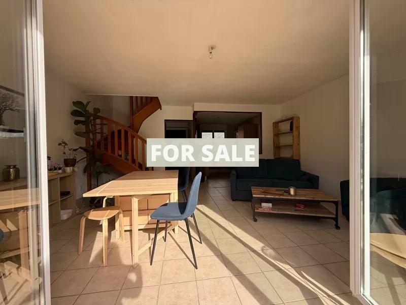 Traditional House with Garden