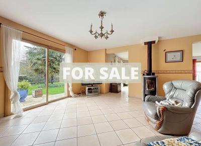 Detached House with Garden Close to the Coast