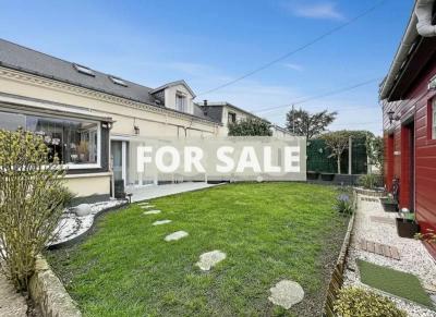 Traditional House with Garden