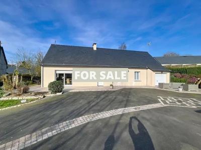 Detached House with Landscaped Garden