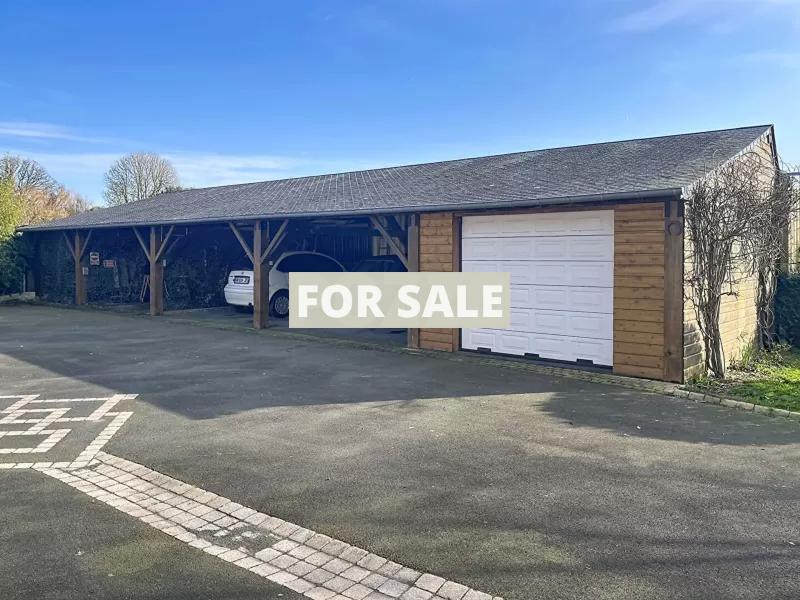 Detached House with Landscaped Garden