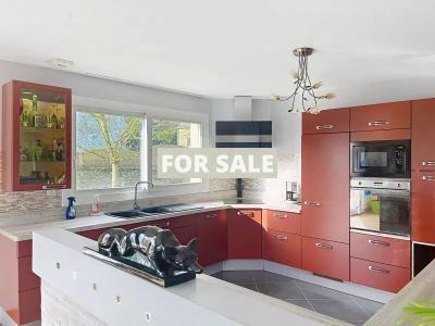 Detached House with Landscaped Garden