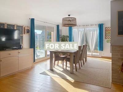 Detached House with Landscaped Garden