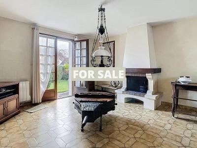 Detached House with Garden by the Coast