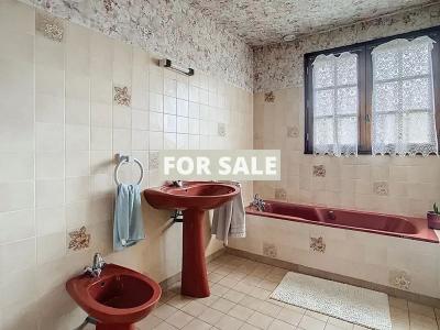 Detached House with Garden by the Coast