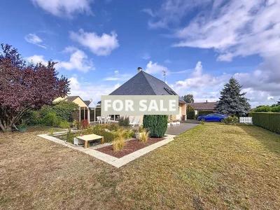 Detached House with Garden by the Coast