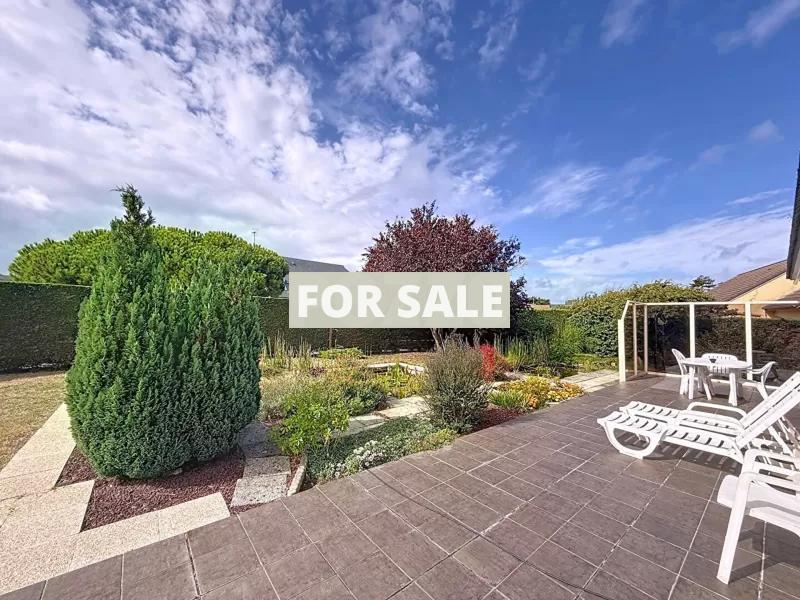 Detached House with Garden by the Coast