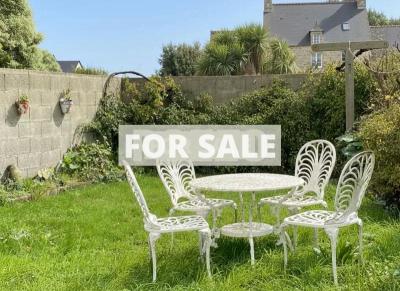 Traditional House with Garden