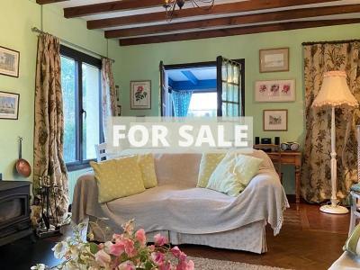 Traditional House with Garden