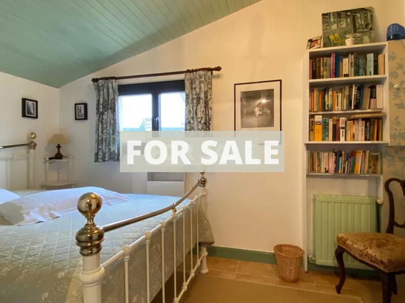 Traditional House with Garden