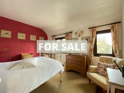 Traditional House with Garden