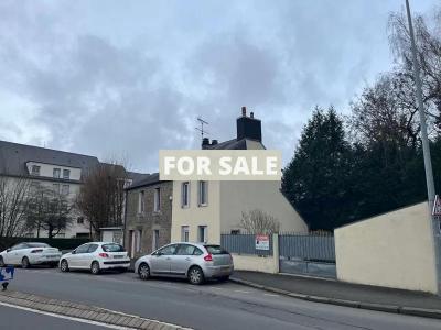 Town House with Neat Garden