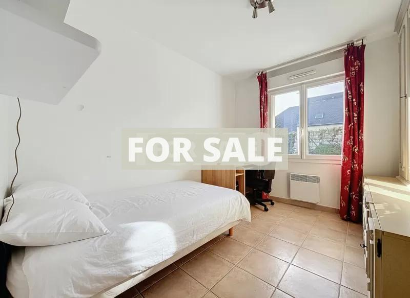 Contemporary Detached House by the Coast