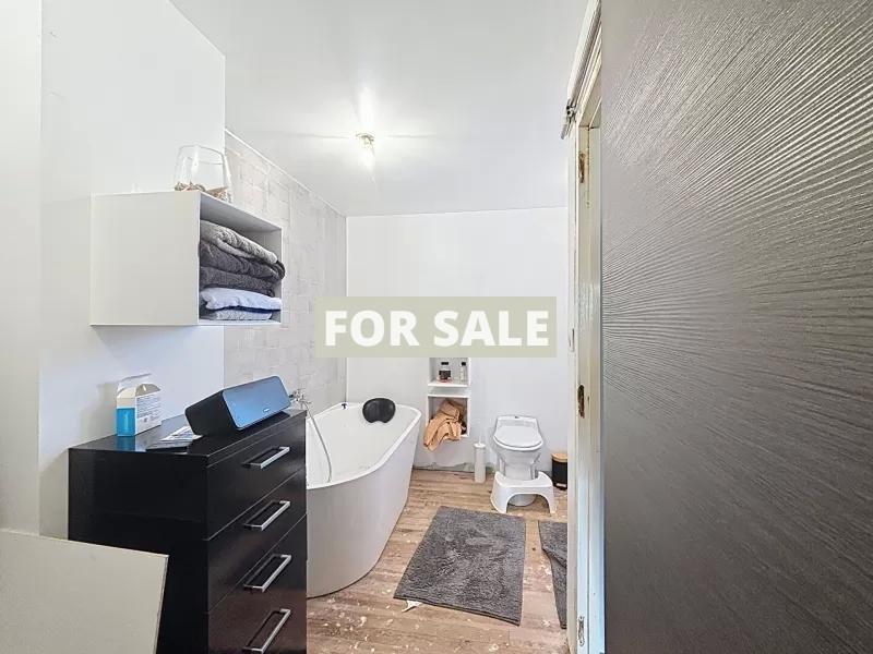 Town House in Good Order with Garden