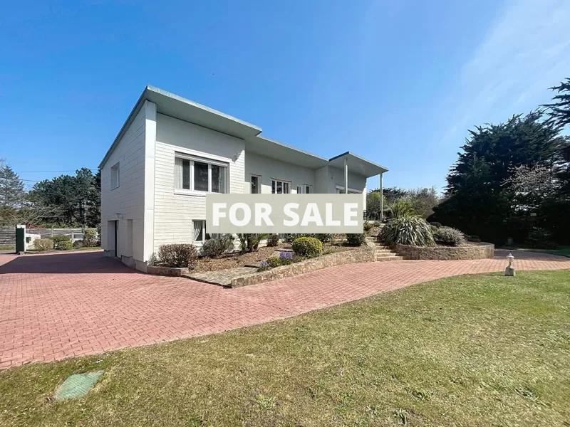 Contemporary Detached House by the Coast