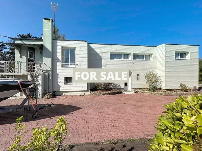 Contemporary Detached House by the Coast