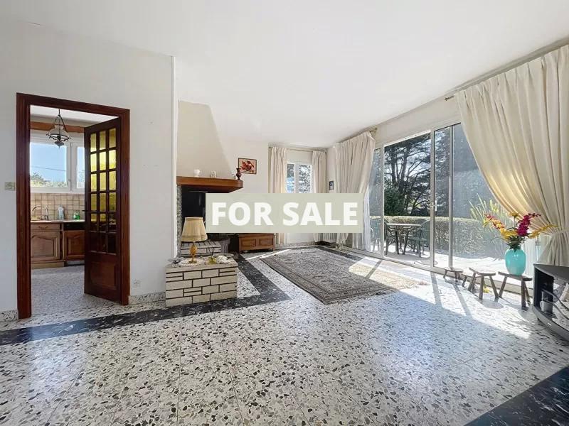 Contemporary Detached House by the Coast