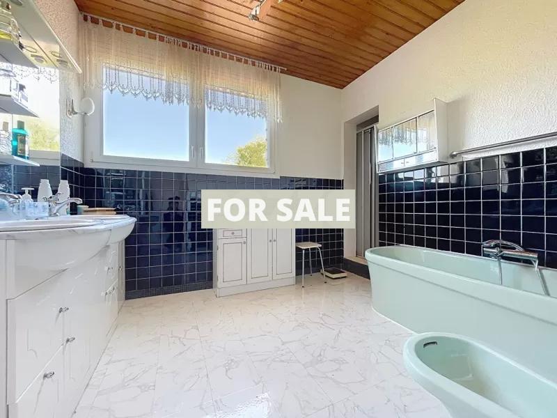 Contemporary Detached House by the Coast