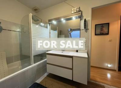 Lovely Modern House Close to the Coast