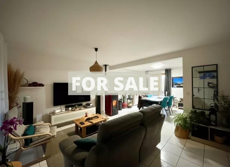 Lovely Modern House Close to the Coast