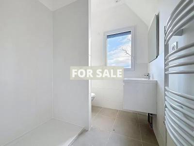 Detached House with Garden by the Coast