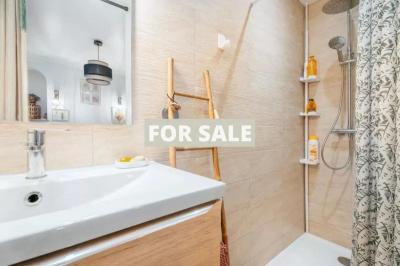 Detached Country House with Lovely Interiors