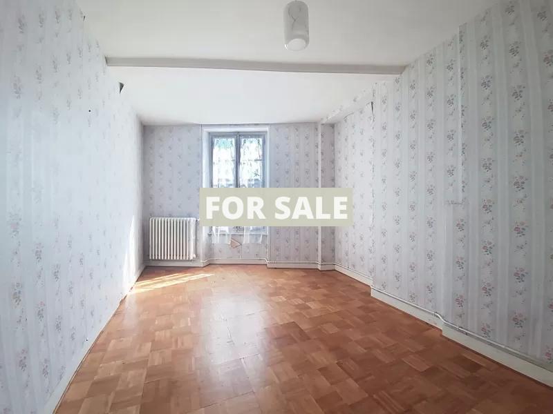 Charming House with Good Potential, Not Overlooked