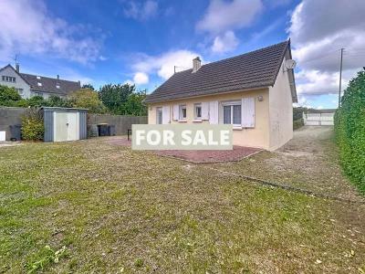 Detached House with Garden by the Coast