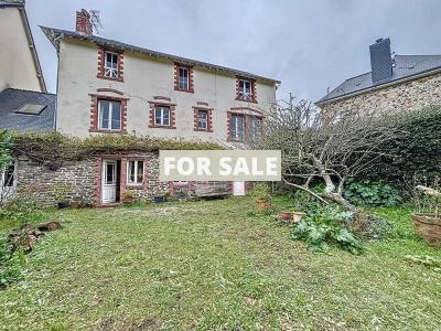 Detached House with Garden by the Coast