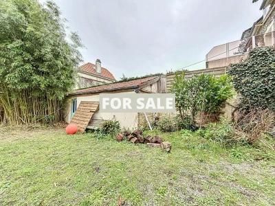 Detached House with Garden by the Coast
