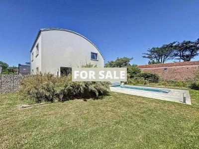 Detached Country House with Swimming Pool