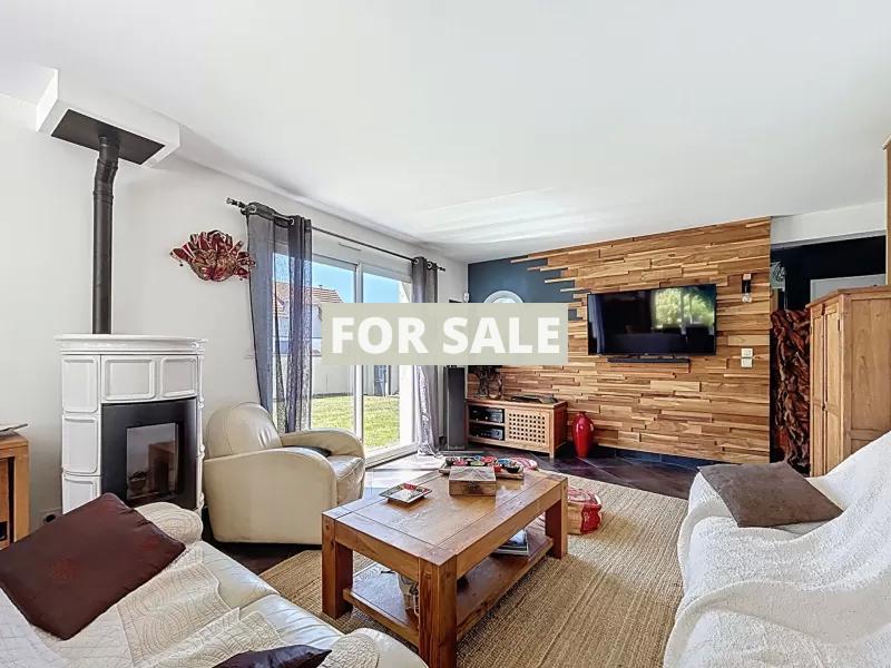 Detached Country House with Swimming Pool