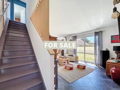 Detached Country House with Swimming Pool