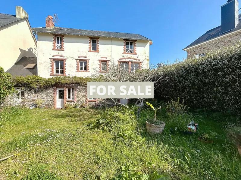 Manor House Style Property in Coastal Location