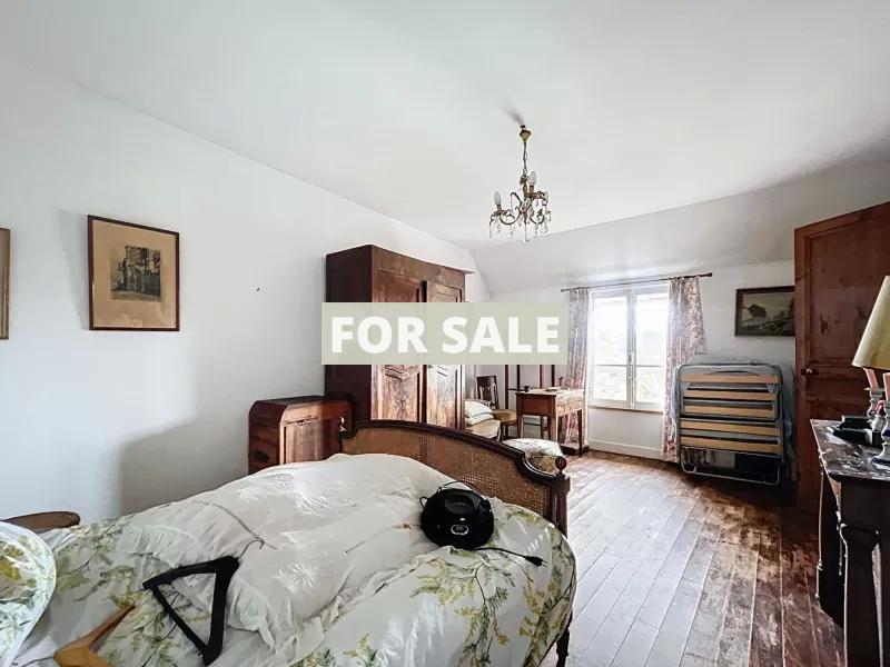 Manor House Style Property in Coastal Location