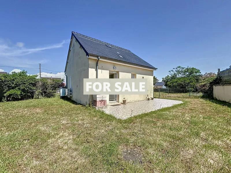 Pretty Detached Coastal House with Garden