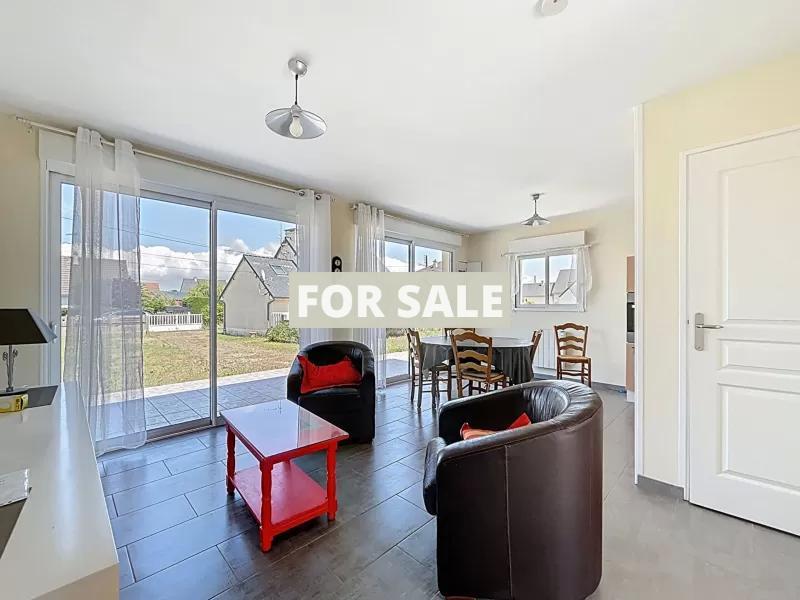 Pretty Detached Coastal House with Garden