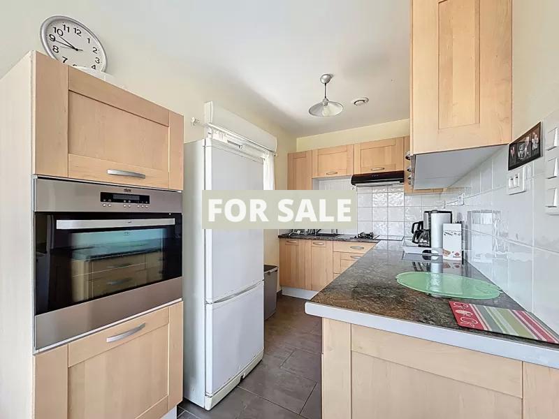 Pretty Detached Coastal House with Garden