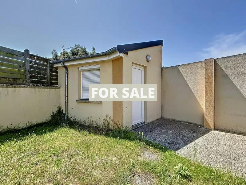 Pretty Detached Coastal House with Garden