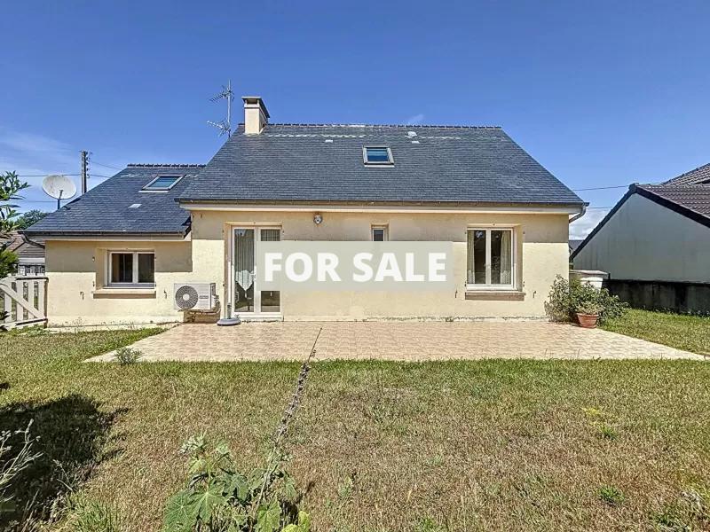 Detached House with Garden by the Coast