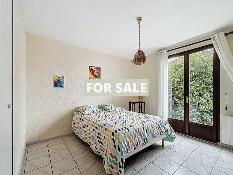 Detached House with Garden With Open Sea Views