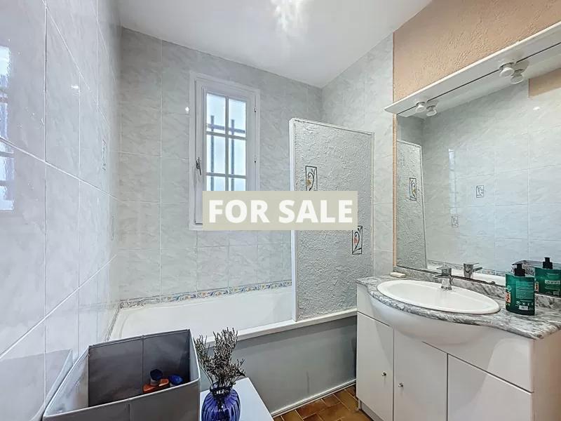 Detached House with Garden With Open Sea Views