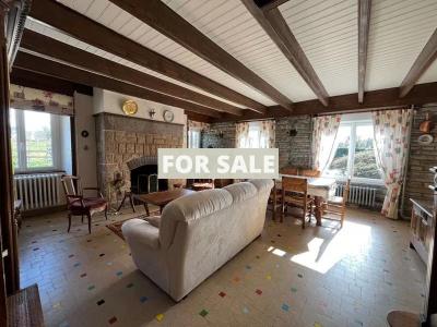 Detached House with Garden in Quiet Location