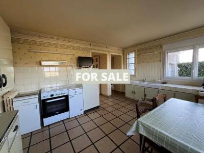 Detached House with Garden in Quiet Location