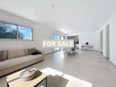 Traditional House with Garden Close to thee Coast