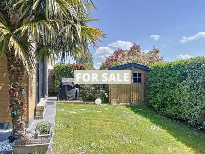 Contemporary Detached House with Garden