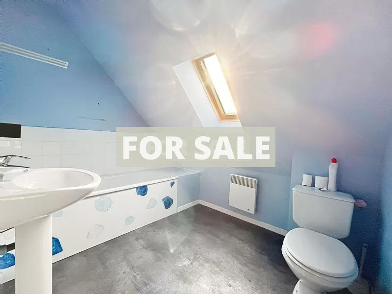 Detached House with Garden by the Coast