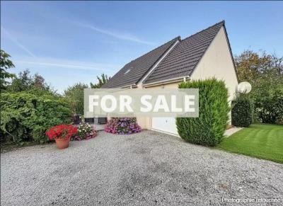 Detached House with Garden by the Coast